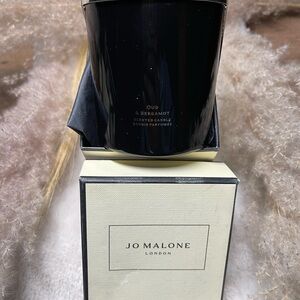 Oud & Bergamot Scented Candle